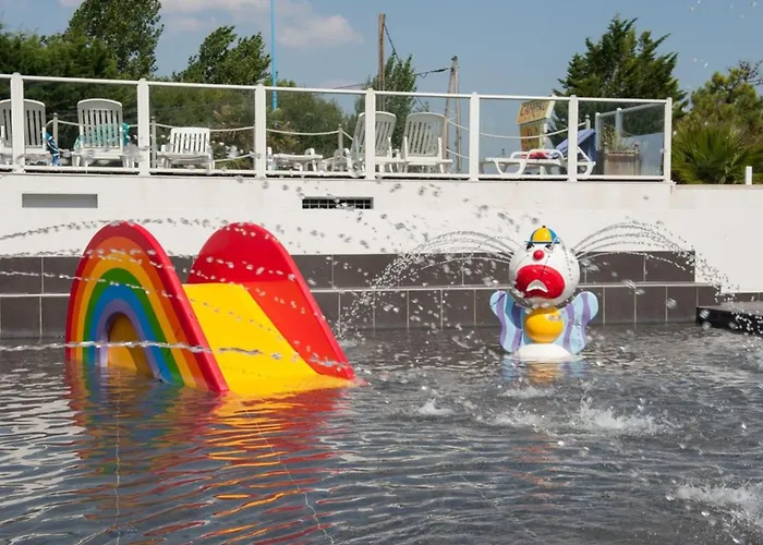 Mobil 5 Pers A Avec Terrasse - Api-1-52-1134 *