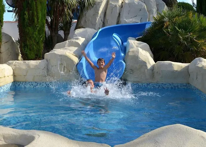 Mobil 5 Pers A Saint-jean-de-monts Avec Terrasse - Api-1-52-1134 Camping